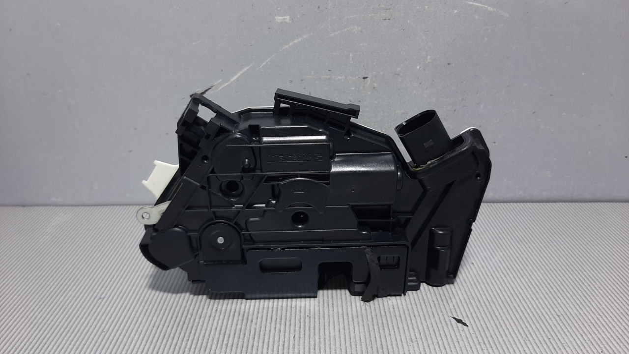 DIJELOVI BRAVA VRATA VW TIGUAN > 07-11 5N1837016E
