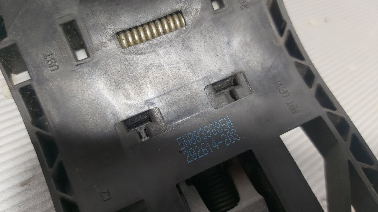 DIJELOVI RUCKA VRATA VW GOLF 7 > 12-16 5N0839885H