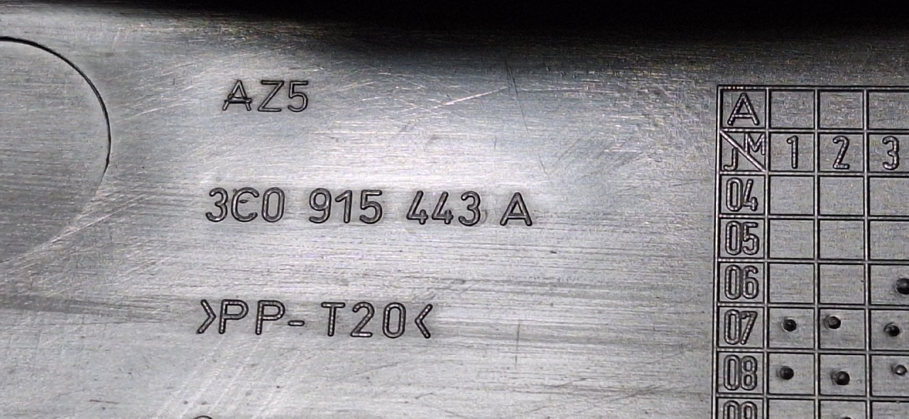 DIJELOVI POKLOPAC AKUMULATORA AUDI Q3 > 11-15 3C0915443A