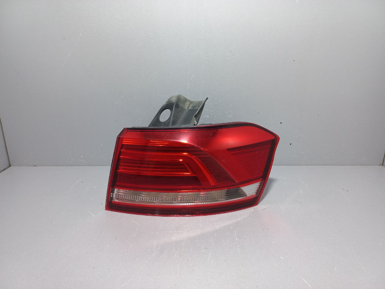 DIJELOVI STOP SVJETLO VW PASSAT B8 > 14- 3G9945312