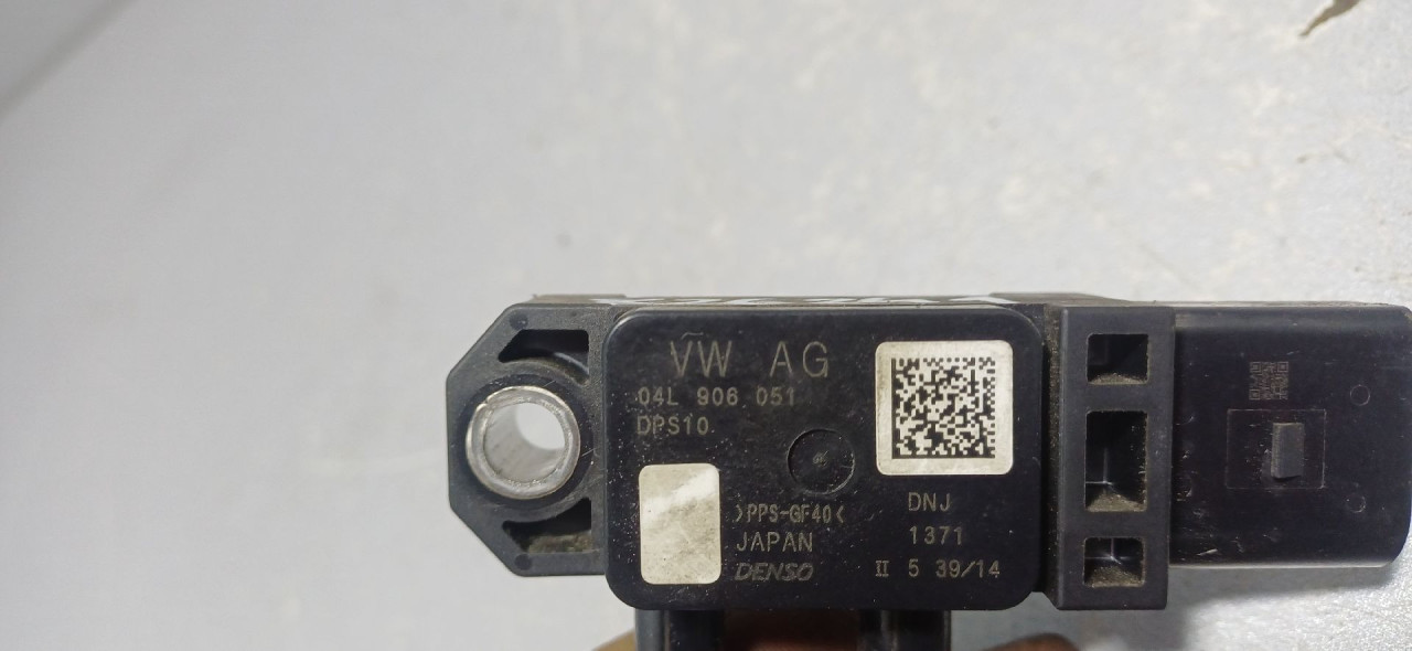 DIJELOVI SENZOR PRITISKA VW PASSAT B8 > 14-19 1.6 04L906051