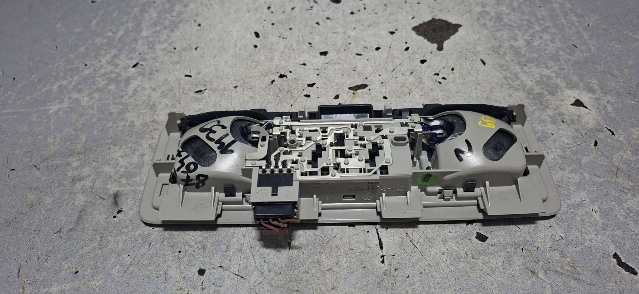 DIJELOVI RASVJETA U KABINI VW TIGUAN > 16-20 2.0 5G0947291J