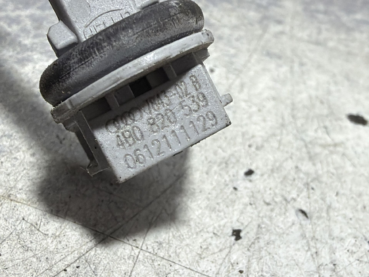 DIJELOVI SENZOR TEMPERATURE VW TIGUAN > 11-15 4B0820539