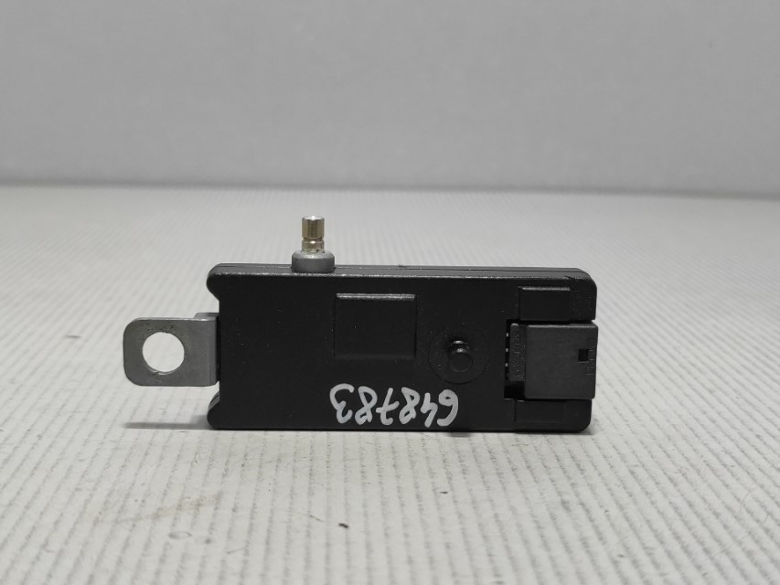 DIJELOVI ANTENA VW TOUAREG > 02-06 7L6035577G
