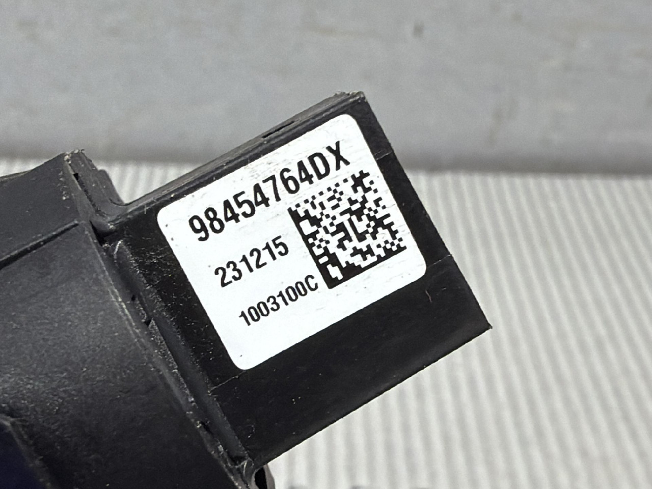 DIJELOVI PREKIDAC OPEL ASTRA L > 22 -  1.2 98454764DX