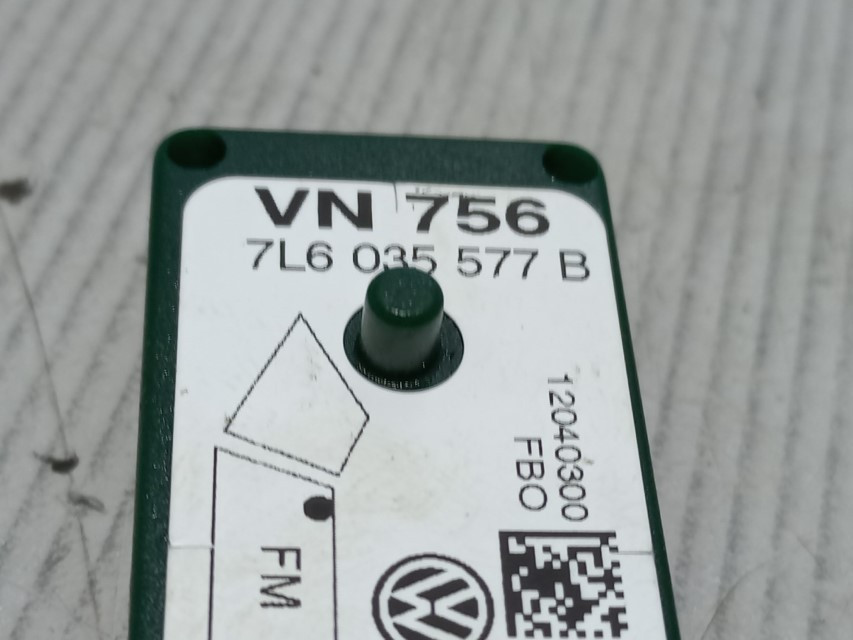 DIJELOVI ANTENA VW TOUAREG > 02-06 7L6035577B