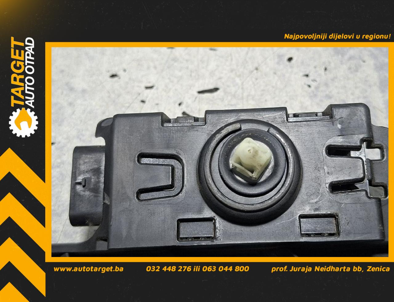 DIJELOVI ANTENA SKODA OCTAVIA > 19- 2.0 5WA962133B