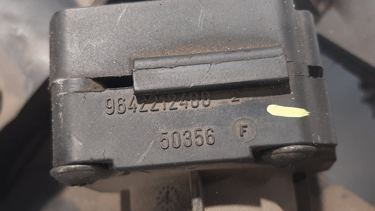 DIJELOVI DEKLO PEUGEOT 206 > 98-09 9642212480