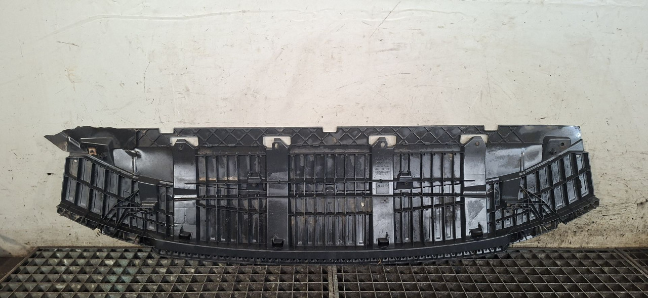 DIJELOVI PODNA ZASTITA AUDI Q3 > 11-15 2.0 8U0807233C