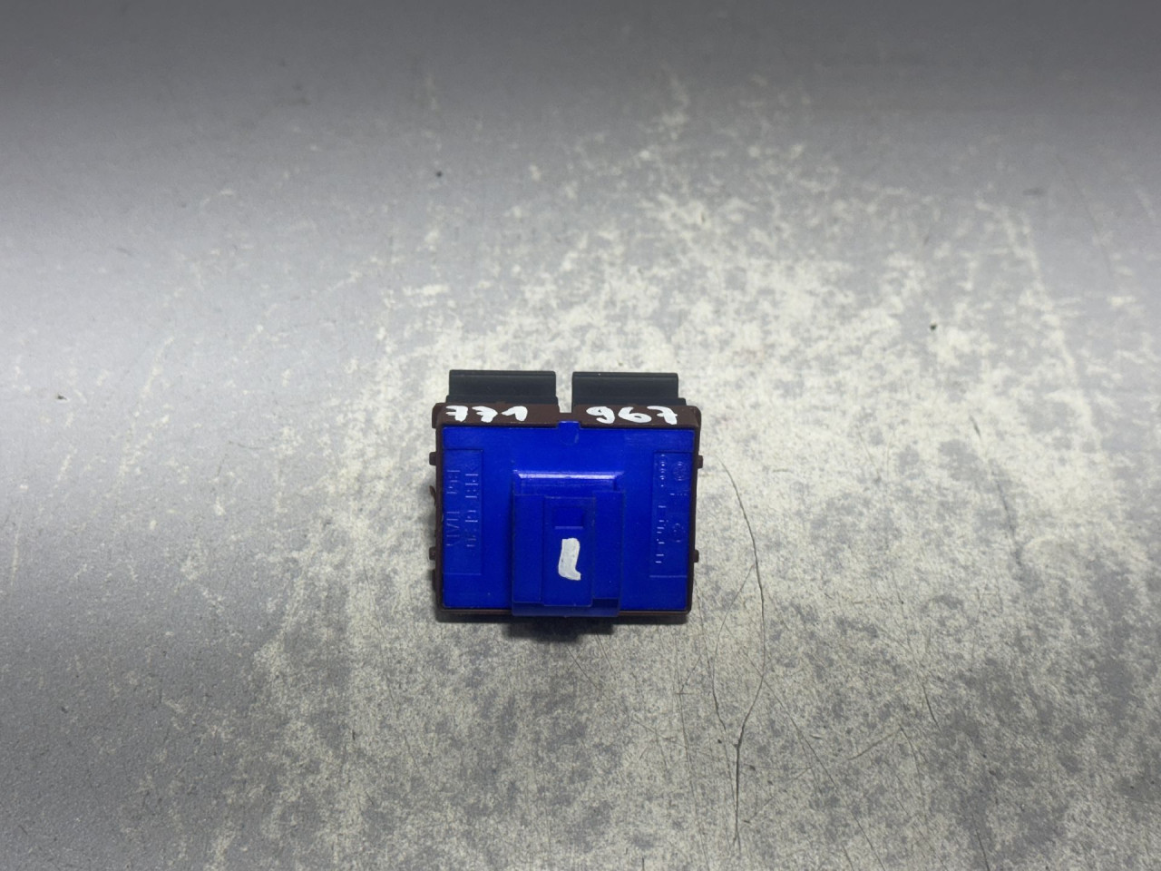 DIJELOVI PREKIDAC VW PASSAT B6 > 05-10 3C0959903B