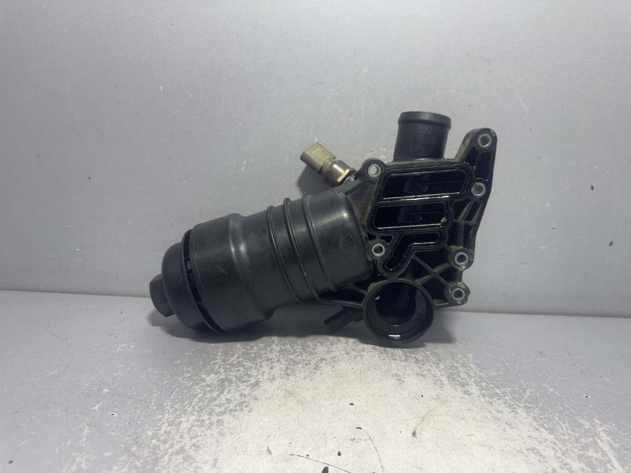 KUCISTE FILTERA ULJA AUDI A6 4G > 14-18 059115389AD