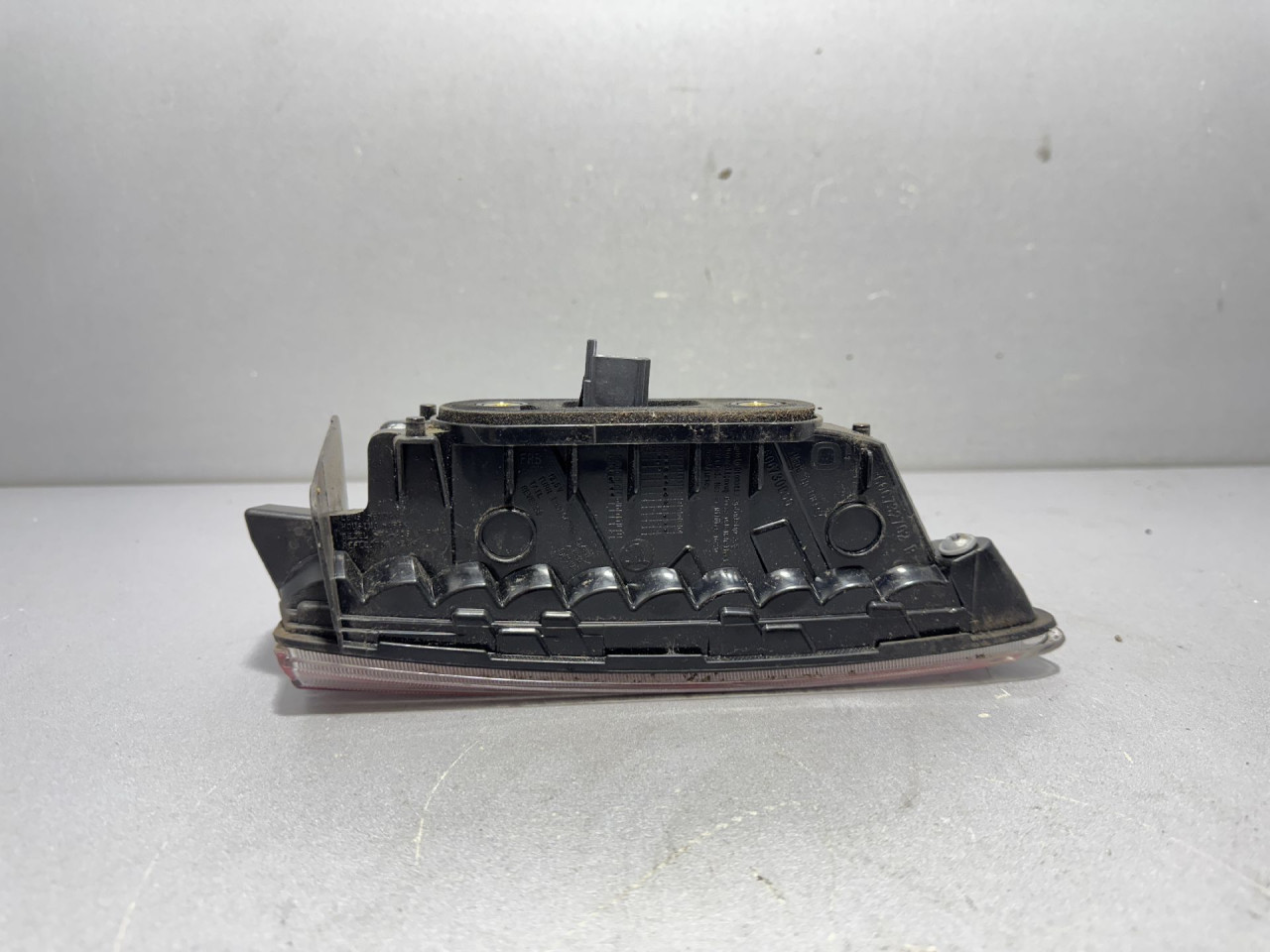 DIJELOVI STOP SVJETLO SKODA KAROQ > 17- 57A945308D