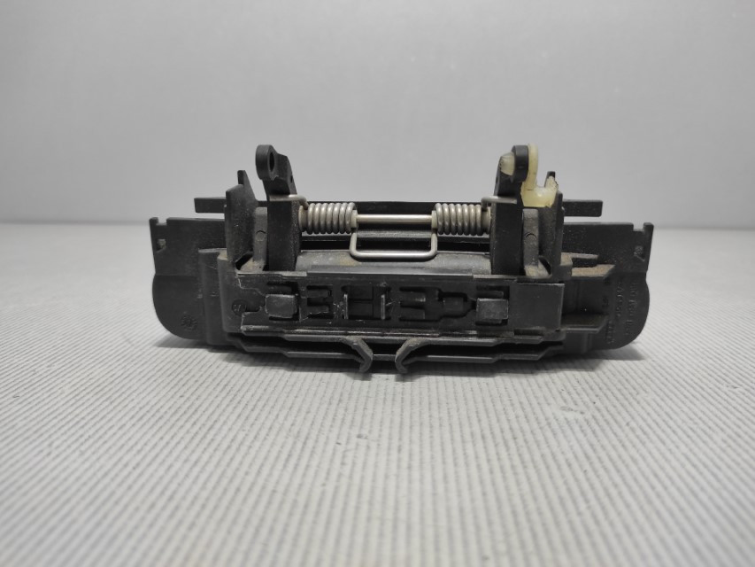 DIJELOVI RUCKA VRATA AUDI A3 > 08-12 4B0839885