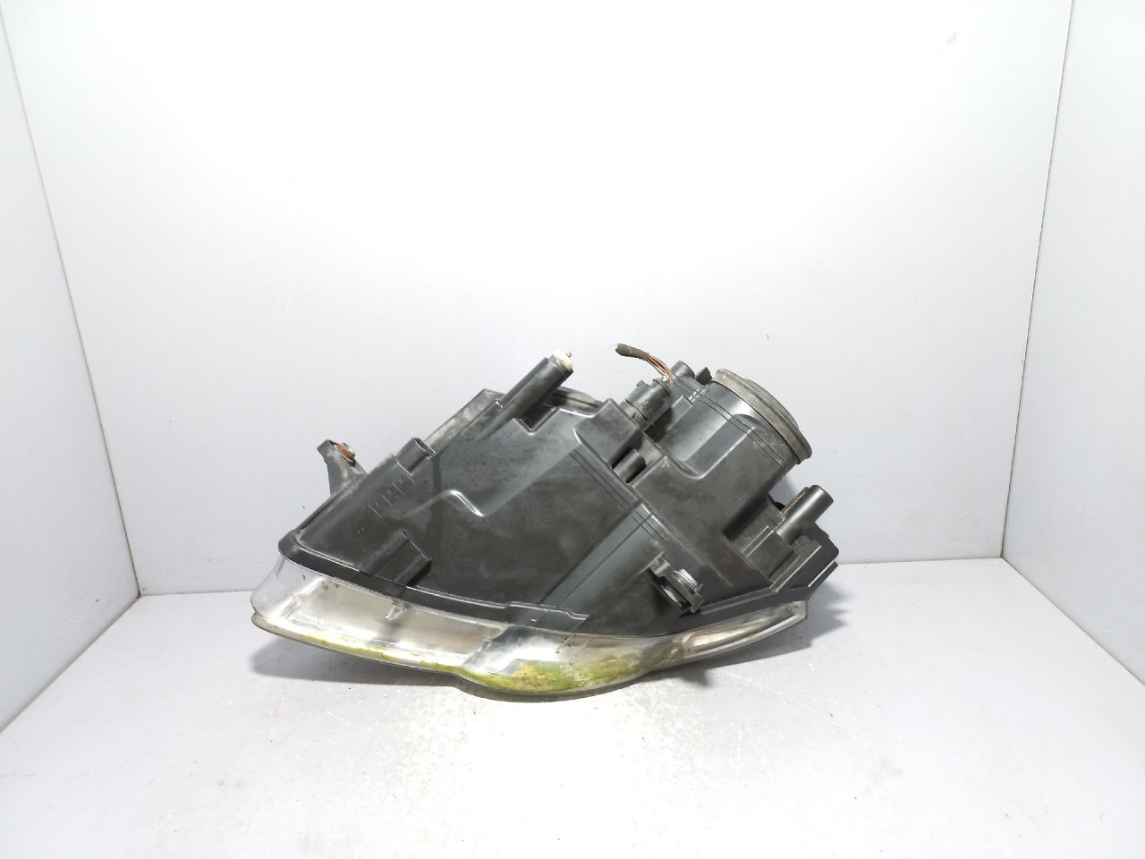 DIJELOVI FAR VW PASSAT B6 > 05-10 2,0
