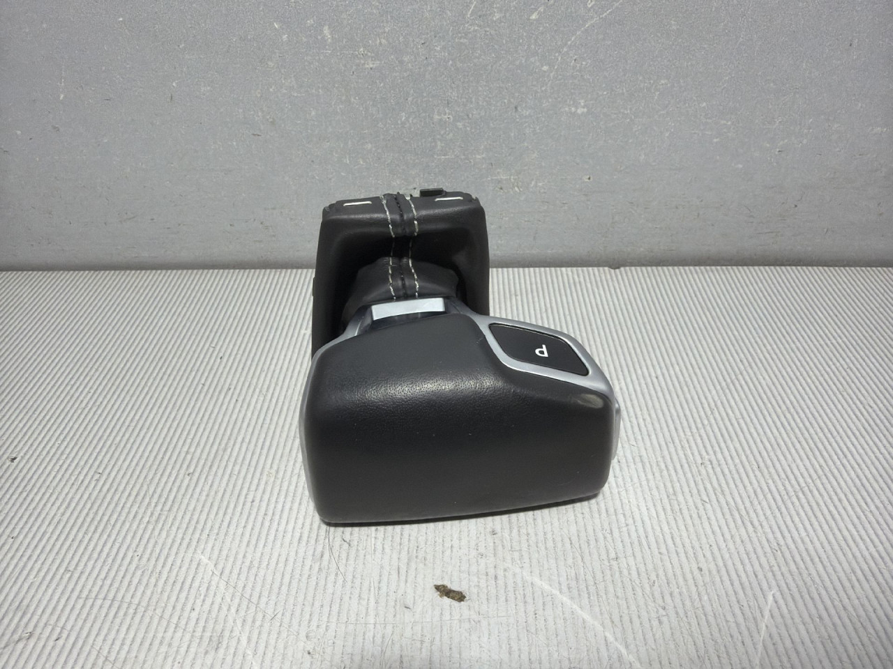 DIJELOVI RUCICA MJENJACA AUDI Q5 (FY) > 17 - 20  3.0 10010679600