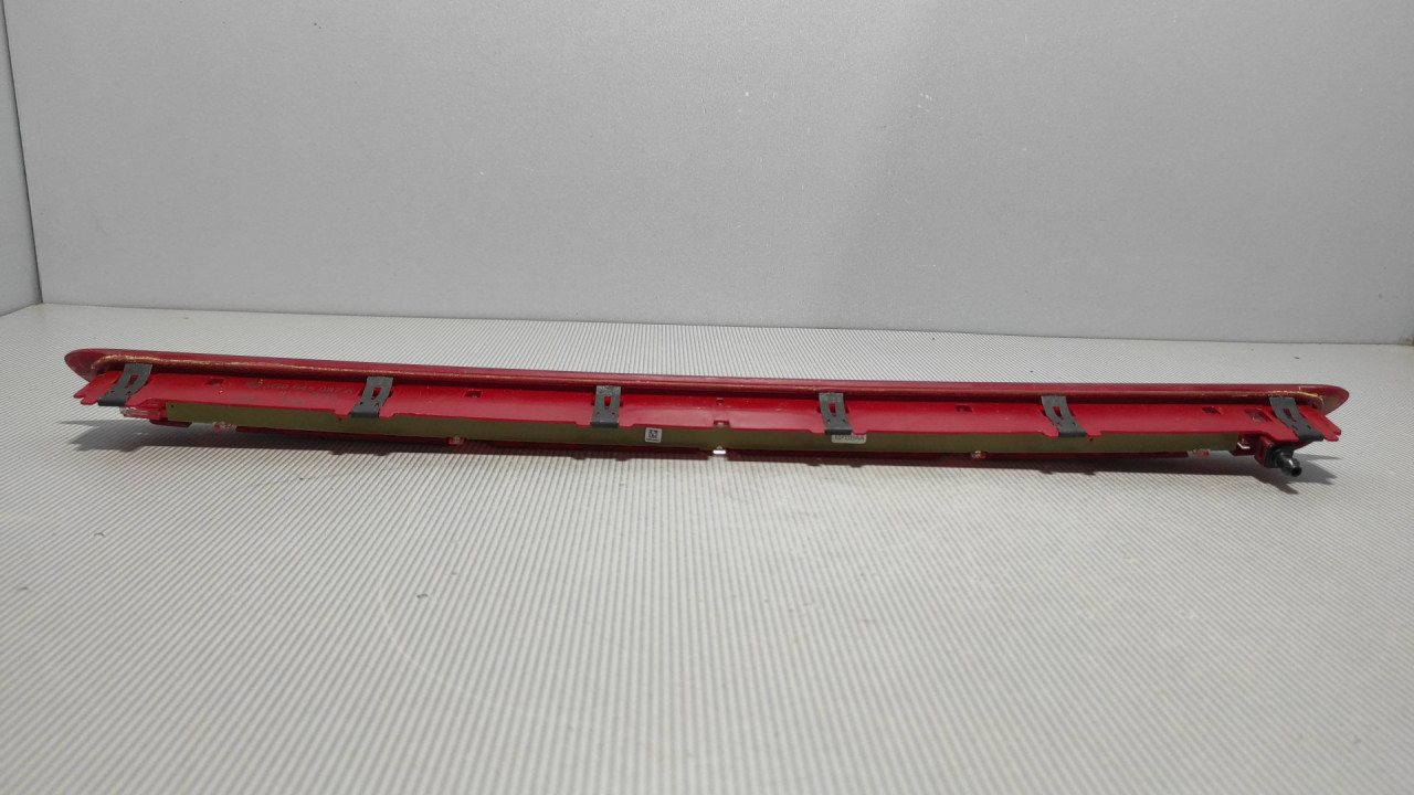 TRECE STOP SVJETLO VW PASSAT B8 > 14- 3G9945087A
