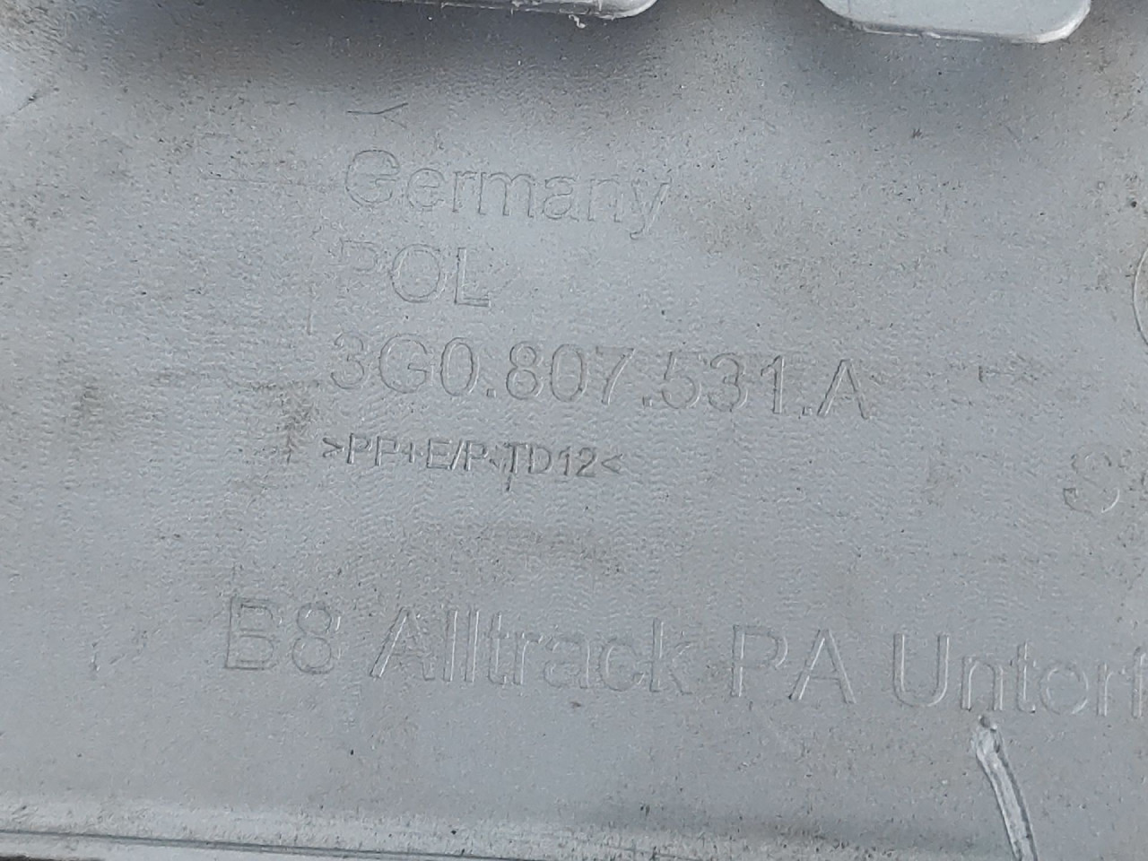 DIJELOVI SPOJLER VW PASSAT B8 > 14- 3G0807531A