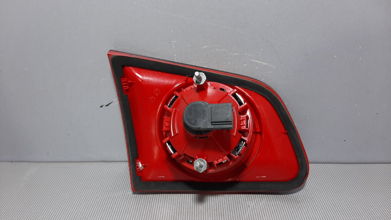 STOP SVJETLO VW PASSAT B6 > 05-10 3C9945094