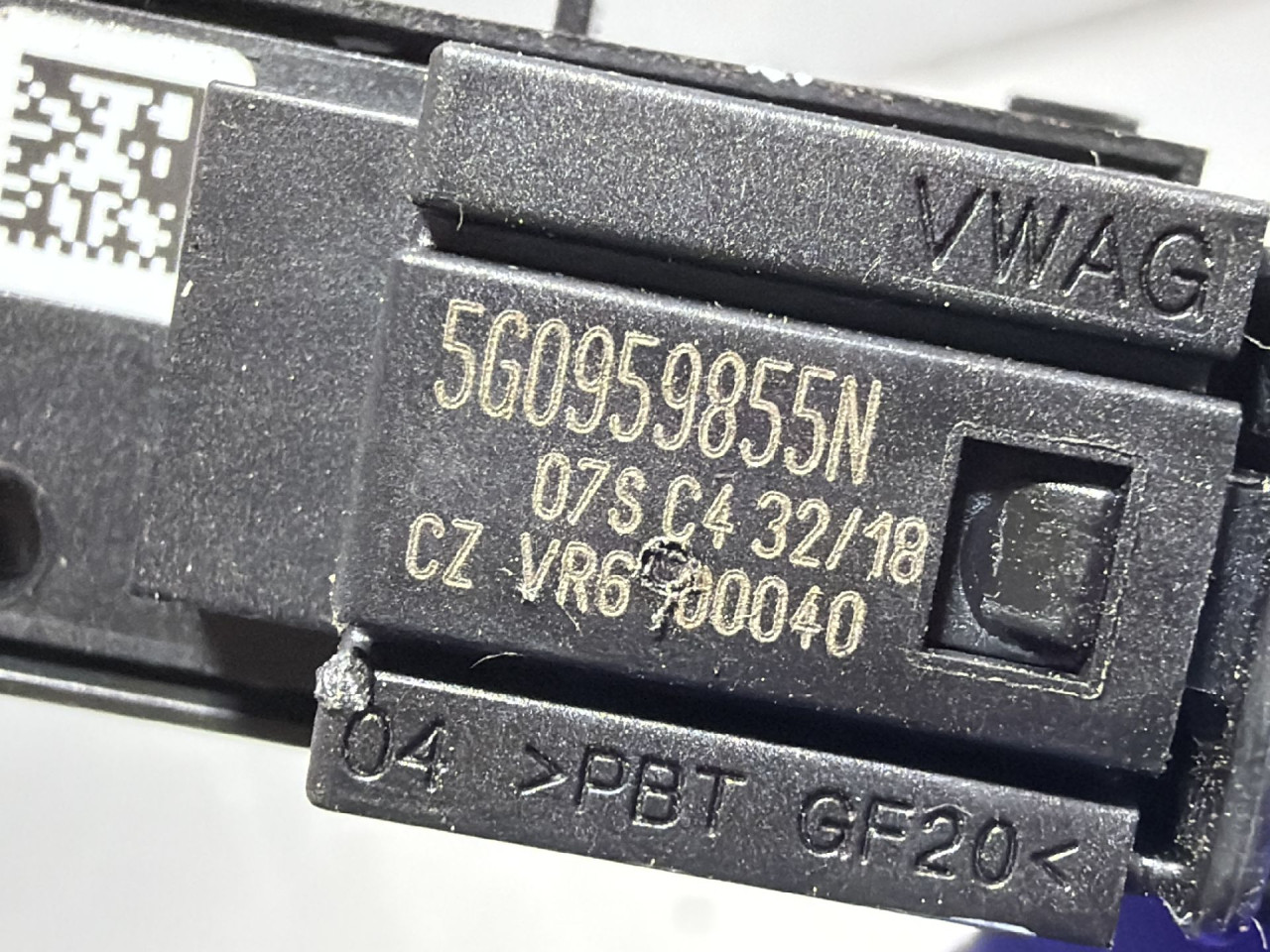 DIJELOVI PREKIDACI PROZORA VW PASSAT B8 > 14-19 2.0 5G0959855N