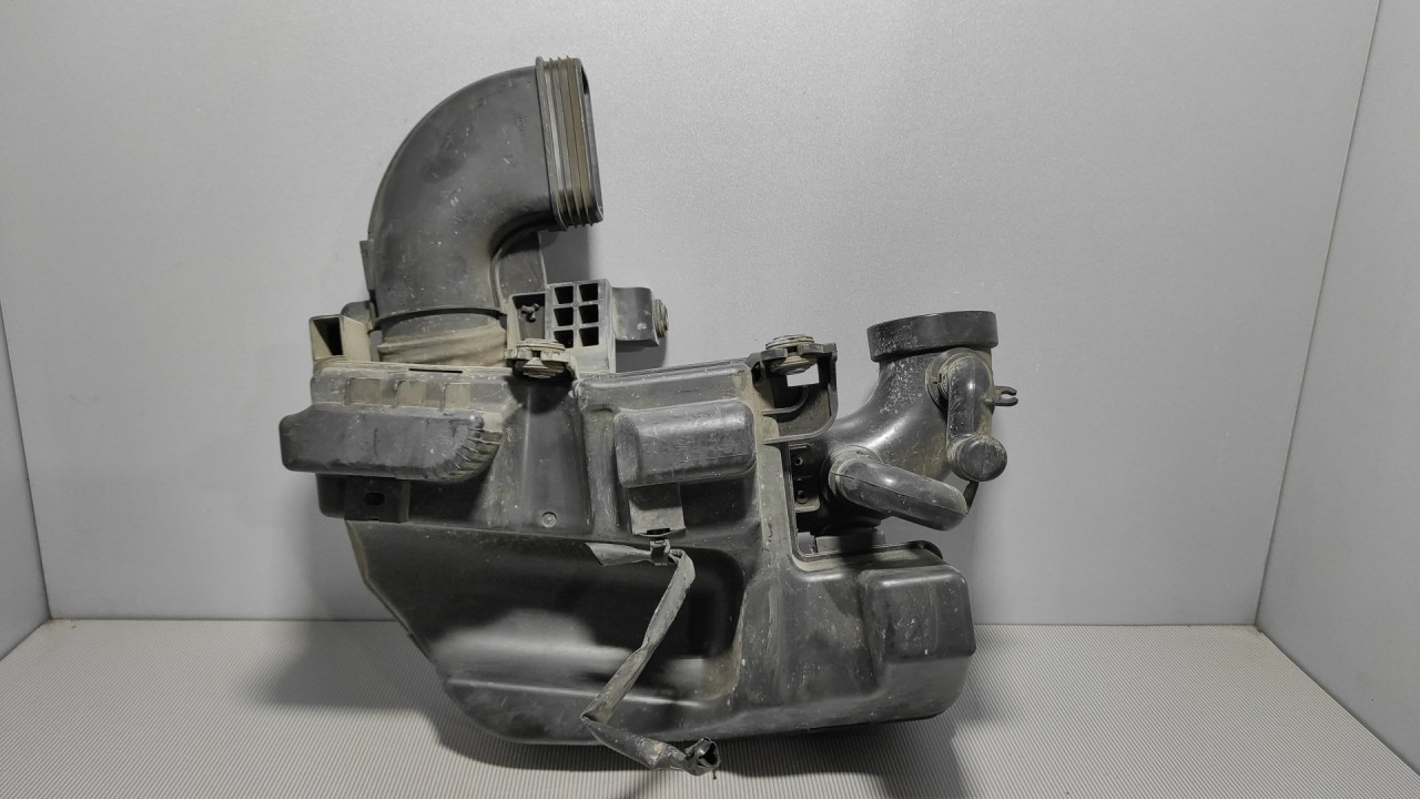 KUCISTE FILTERA ZRAKA KIA RIO > 11-14 282141W100