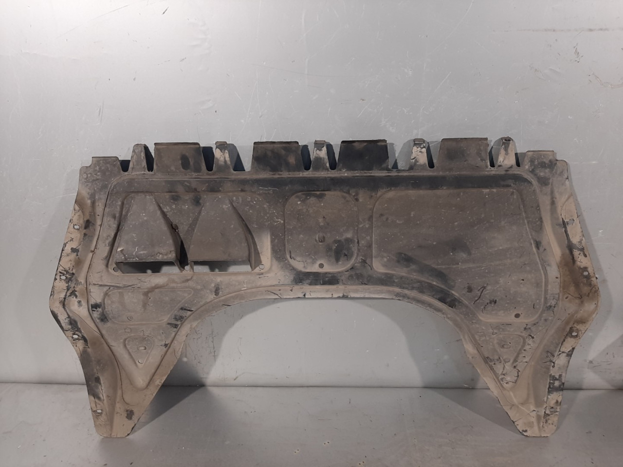 PLASTIKA BRANIKA VW GOLF 5 > 03-08 1K0825237J
