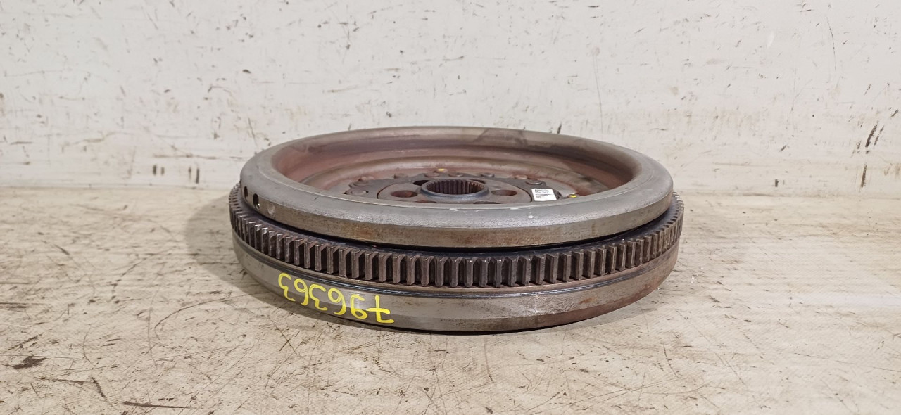 DIJELOVI ZAMAJAC VW CADDY > 15-20 03L105266EF