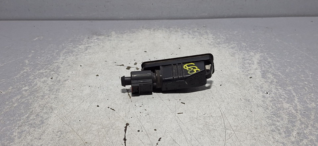 DIJELOVI RASVJETA TABLICA VW GOLF 7 > 12-16 1K8943021