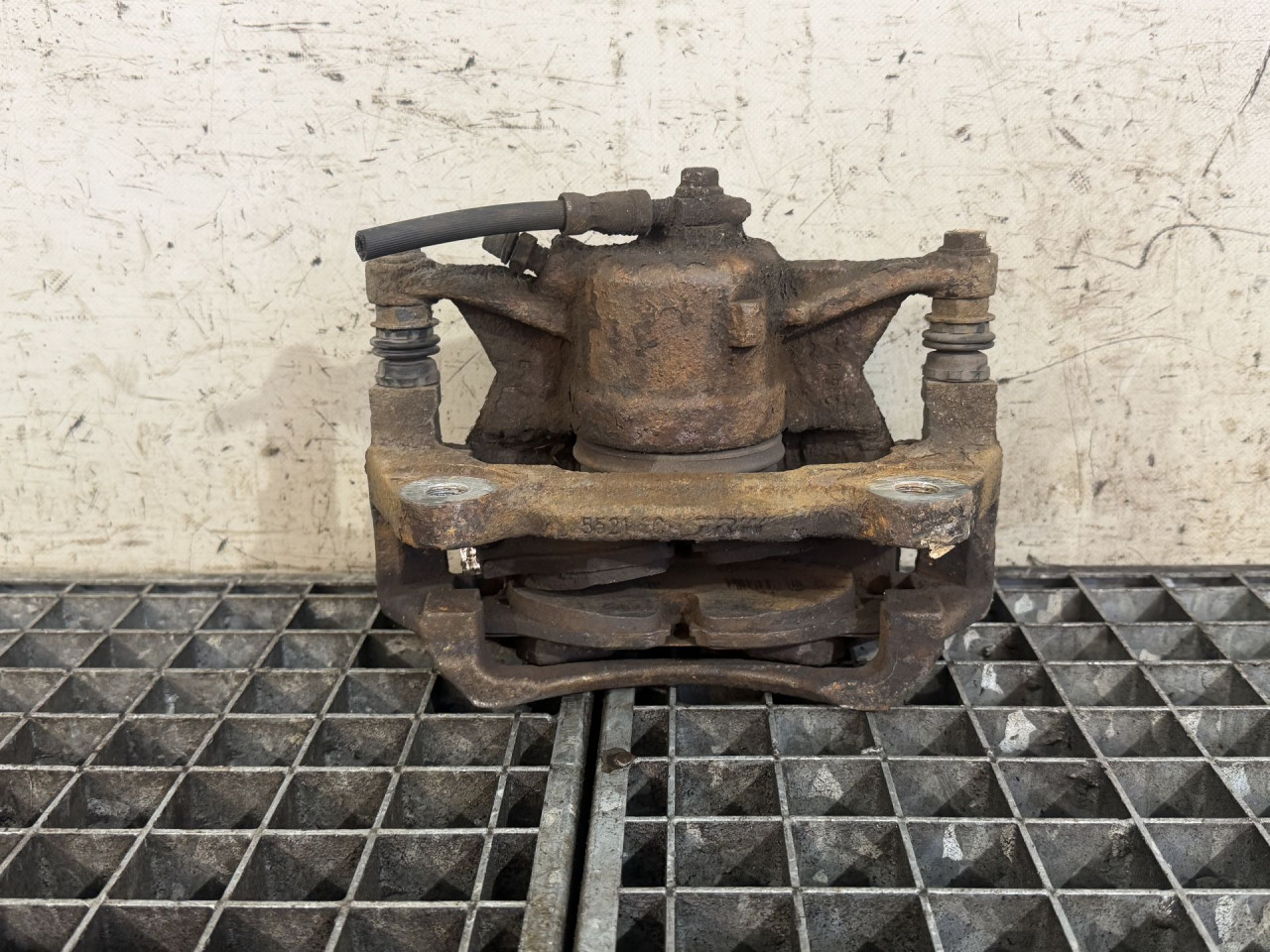 DIJELOVI KOCIONA KLJESTA AUDI A3 (8V1/8VA) > 12-16 8V0615123