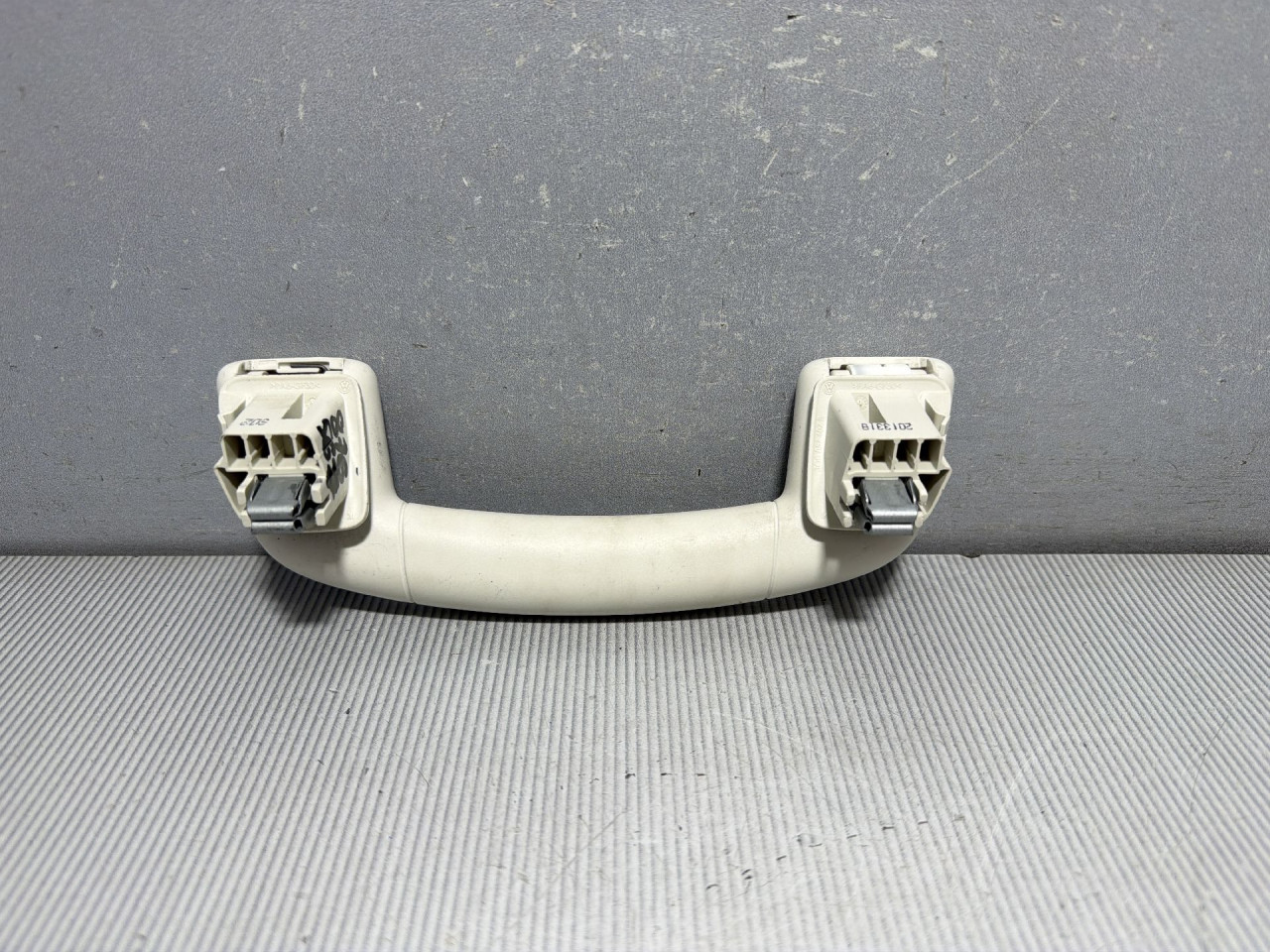 DIJELOVI KROVNA RUCKA VW PASSAT B8 > 14-19 2.0 3G0857607B