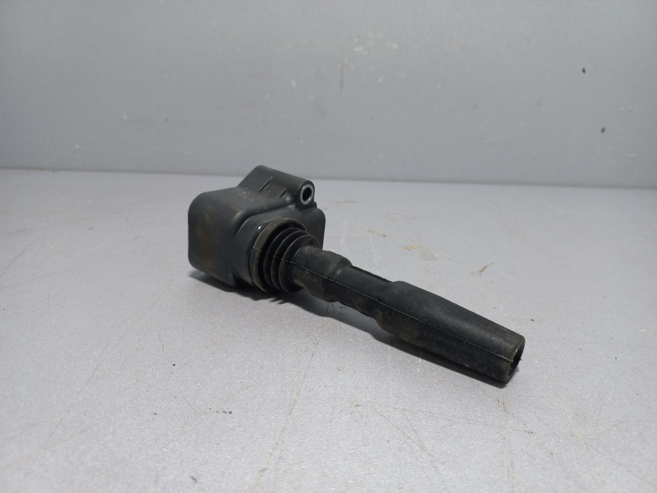 DIJELOVI BOMBINA VW GOLF 7 > 12-16 04E905110E