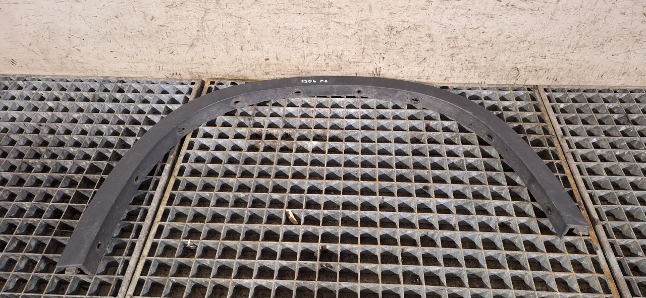 DIJELOVI RUB BLATOBRANA BMW X1 (E84) > 09-12 51772990166