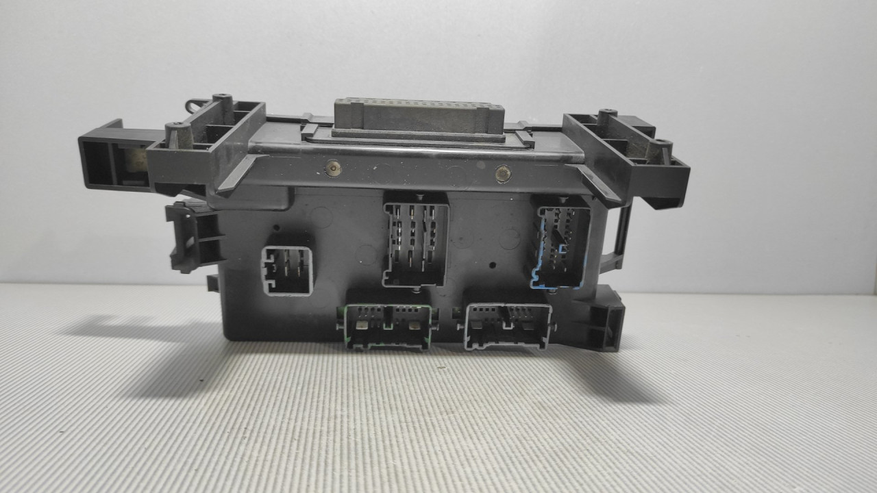 ELEKTRONIKA KUTIJA OSIGURACA CHRYSLER/DODGE 300 > 05-10