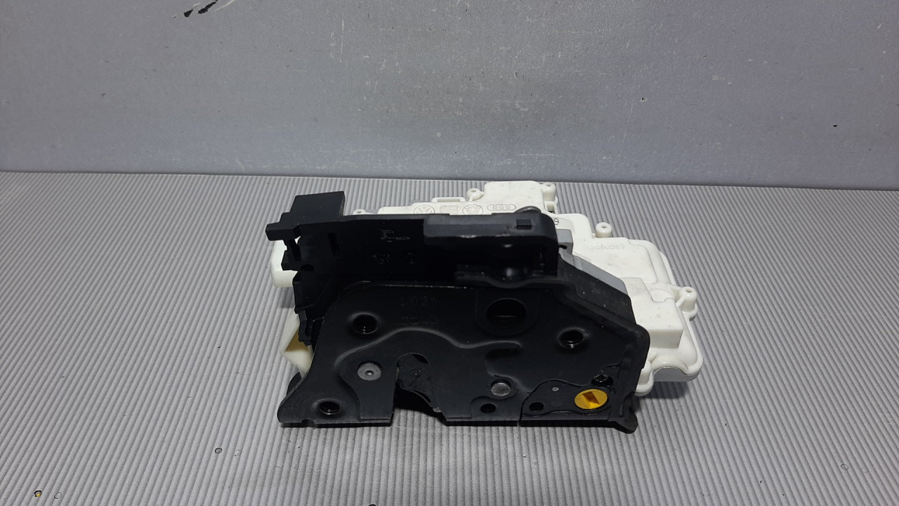 BRAVA VRATA VW PASSAT B6 > 05-10 3C4839015A