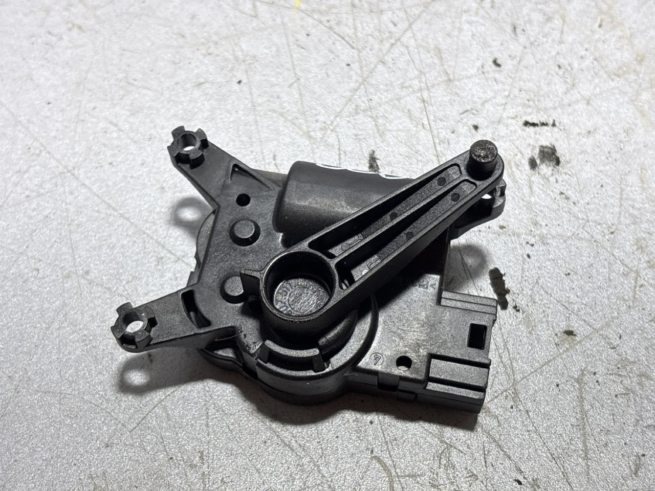 DIJELOVI MOTORIC KLAPNE AUDI Q7 (4L) > 09-15 52411483R