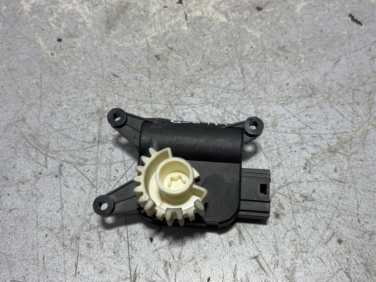 DIJELOVI MOTORIC KLAPNE VW GOLF 6 > 08-12 1k0907511C