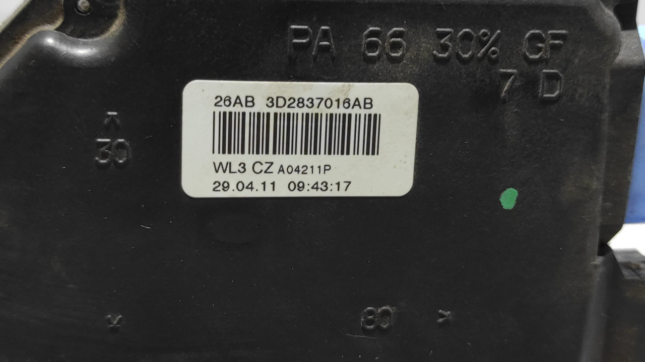 DIJELOVI BRAVA VRATA VW CADDY > 10-15 3D2837016AB