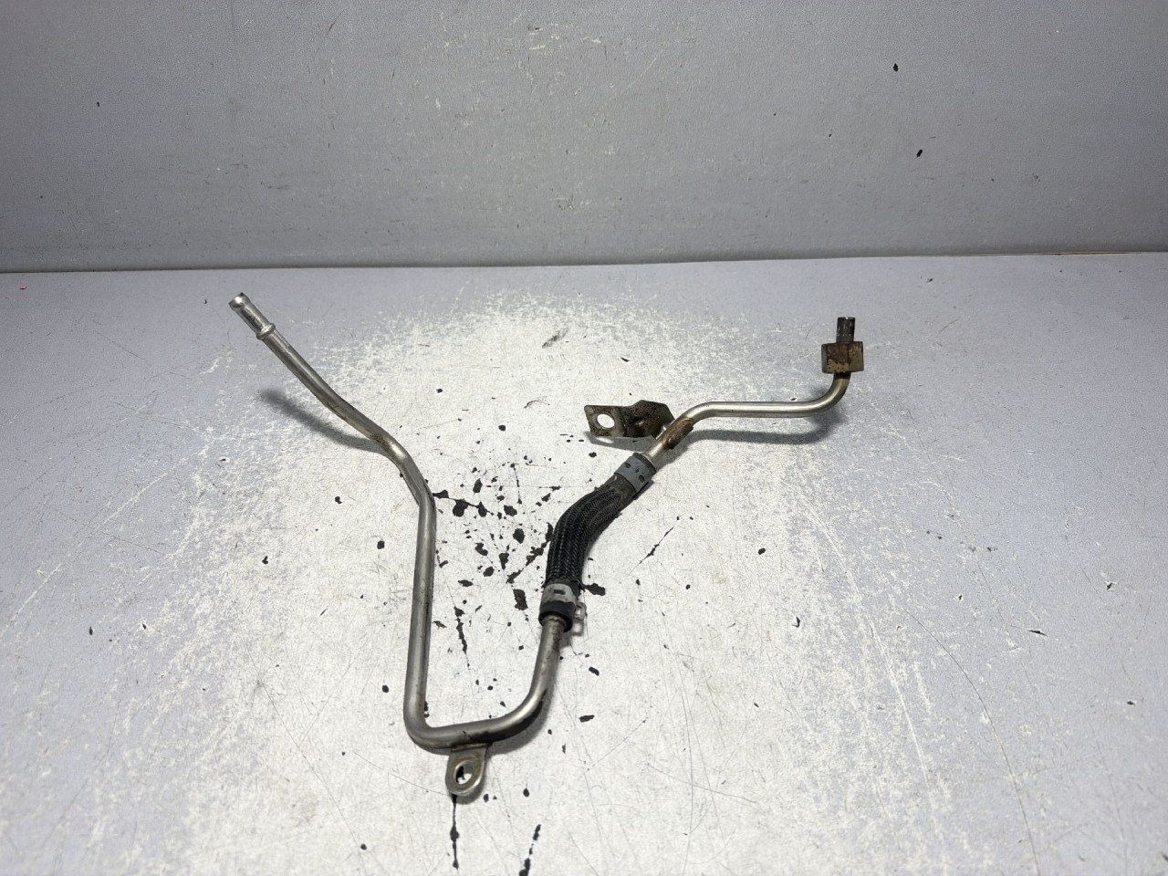 DIJELOVI CRIJEVO AUDI A3 (8VF/8VK) > 16-20 1.6 04L131582B