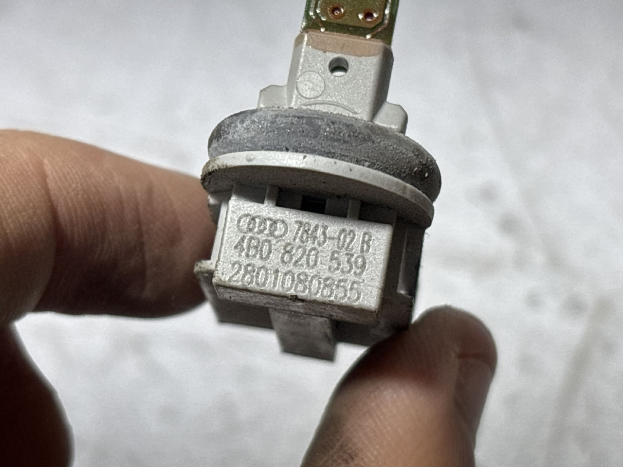 SENZOR TEMPERATURE AUDI A3 > 03-08 4B0820539