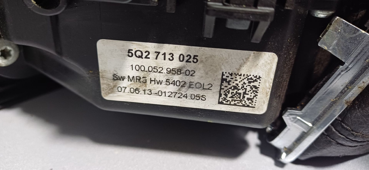 DIJELOVI SALTEBLA SKODA OCTAVIA > 13-16 5Q2713025