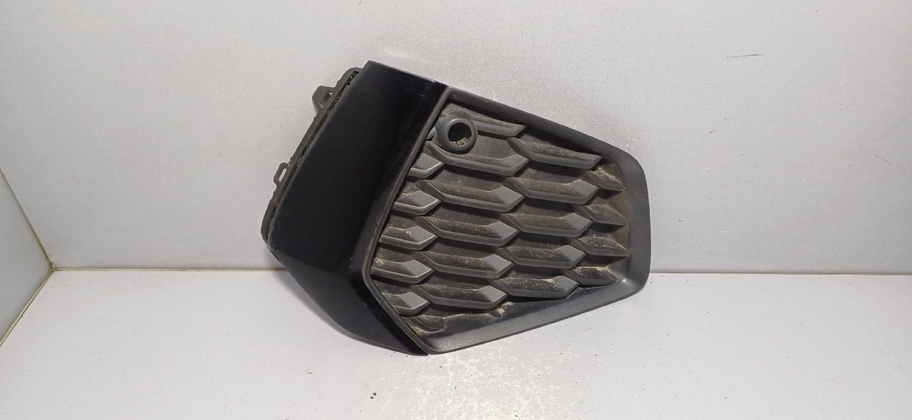 RESETKA BRANIKA AUDI A3 (8Y) > 20 -  8Y0807682B