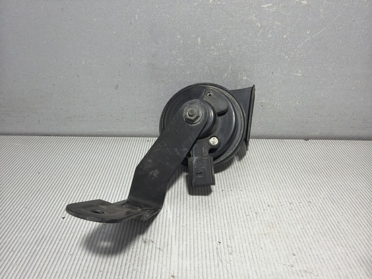 DIJELOVI SIRENA VW PASSAT B7 > 10-14 2.0 8U0951210