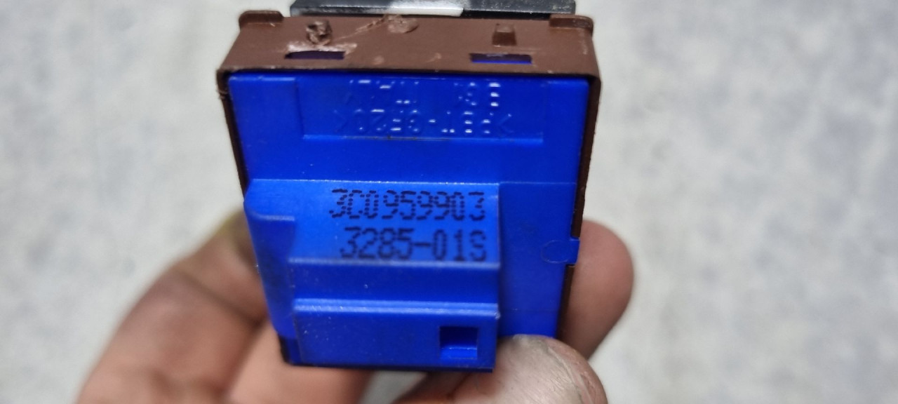 DIJELOVI PREKIDAC VW PASSAT B6 > 05-10 3C0959903