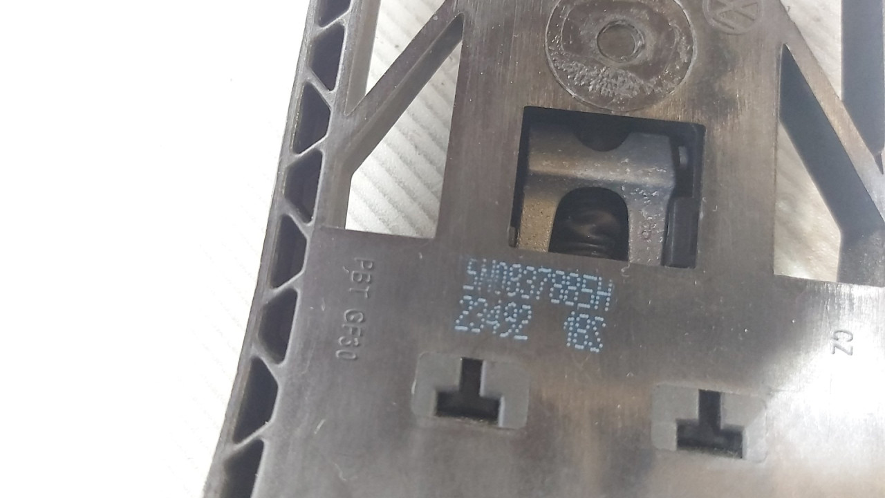 DIJELOVI RUCKA VRATA VW GOLF 6 > 08-12 5N0837885H