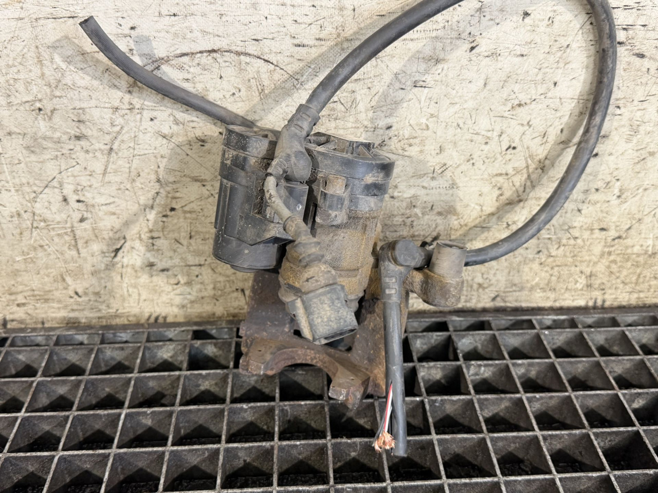 KOCIONA KLJESTA AUDI A3 (8V1/8VA) > 12-16 5Q0615405AM