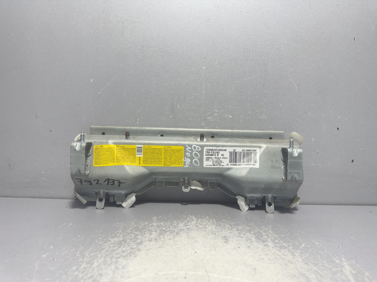 AIRBAG NOGU MERCEDES E KLASA (W212) > 13-16 A2128601002