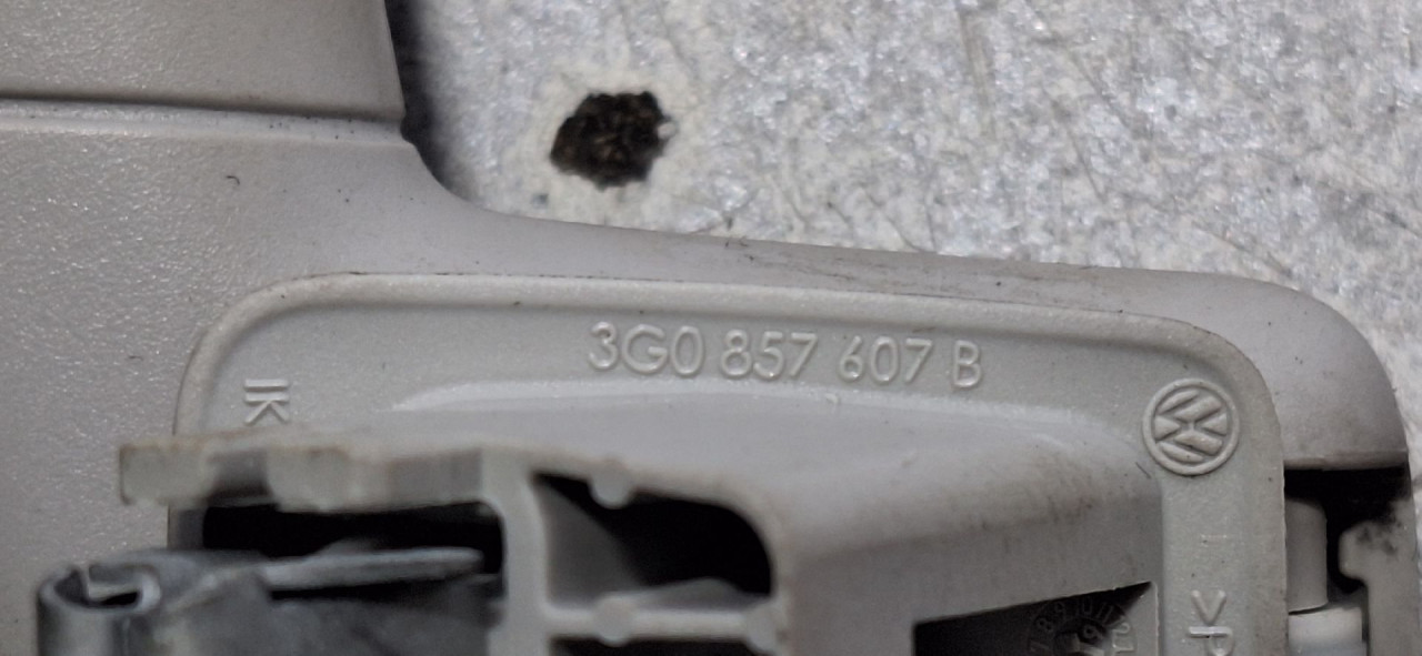 DIJELOVI KROVNA RUCKA VW PASSAT B8 > 19 - 3G0857607B