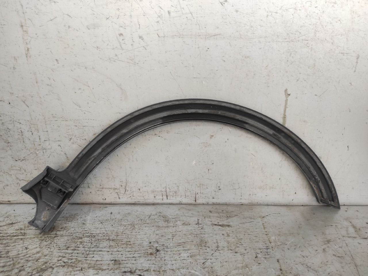 DIJELOVI RUB BLATOBRANA VW PASSAT B8 > 14-19 3G9853717