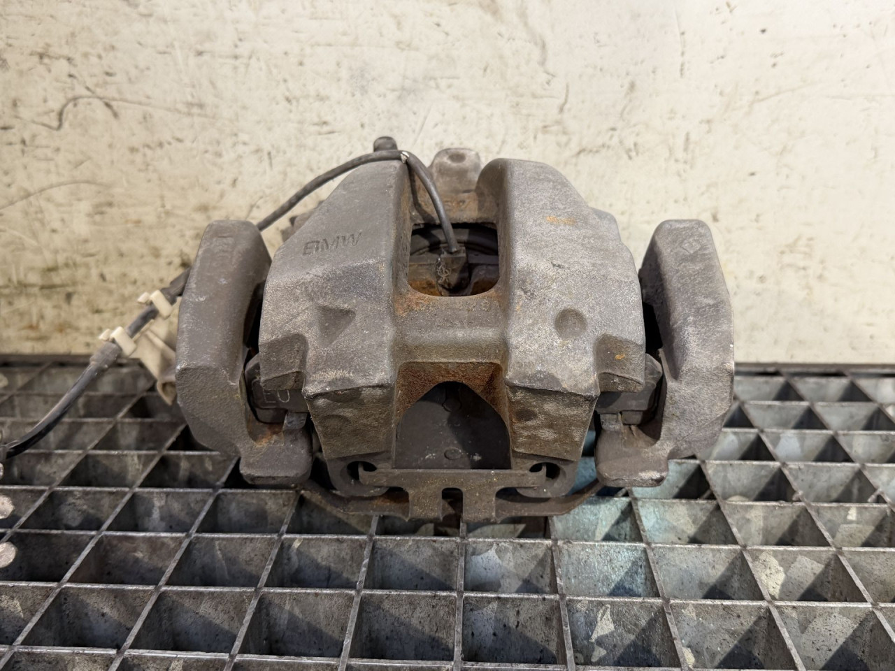 DIJELOVI KOCIONA KLJESTA BMW X3 (F25) > 14-17 34106790921