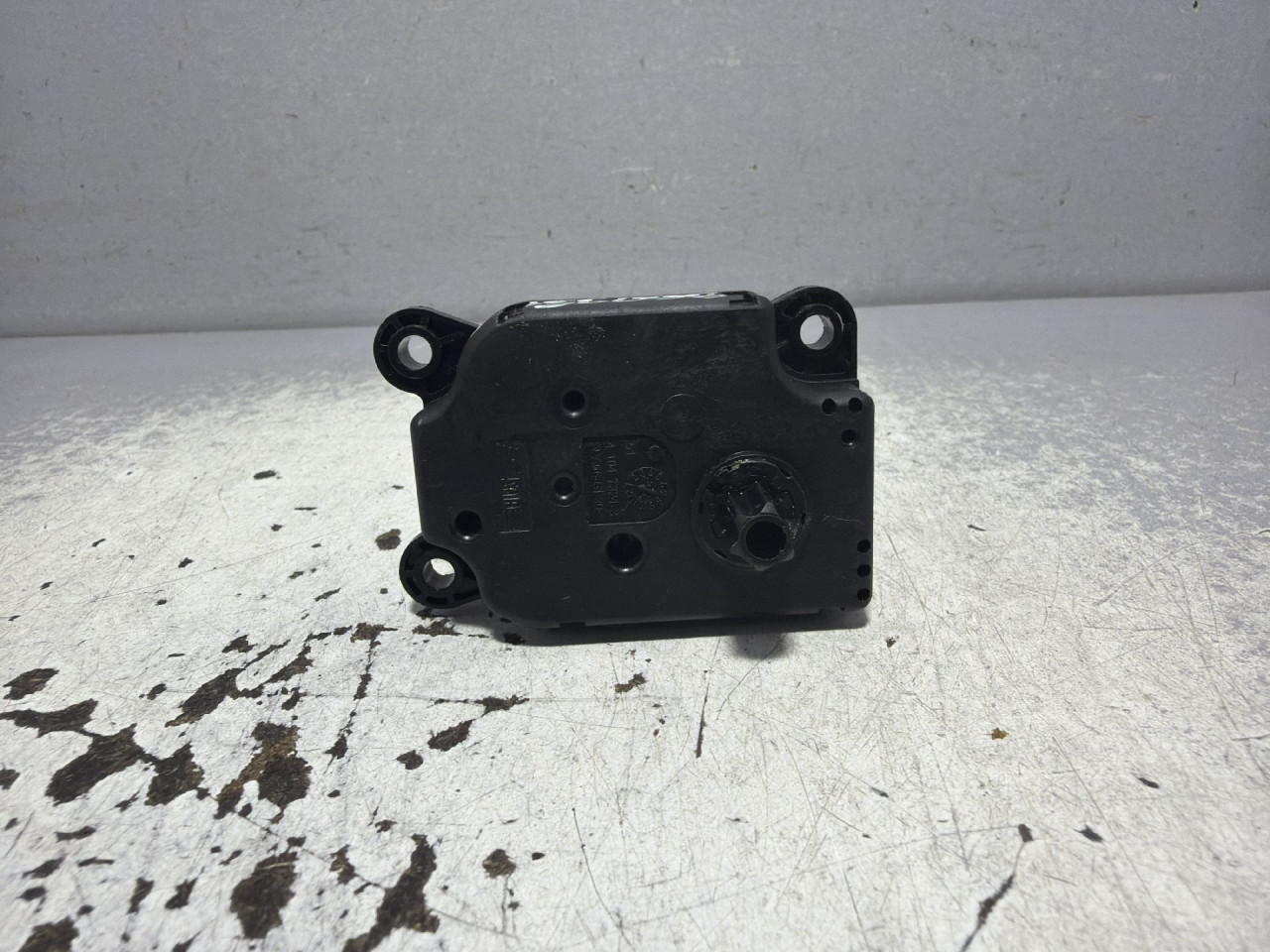 DIJELOVI MOTORIC KLAPNE OPEL ASTRA J > 12-15 1.4 DA644001U