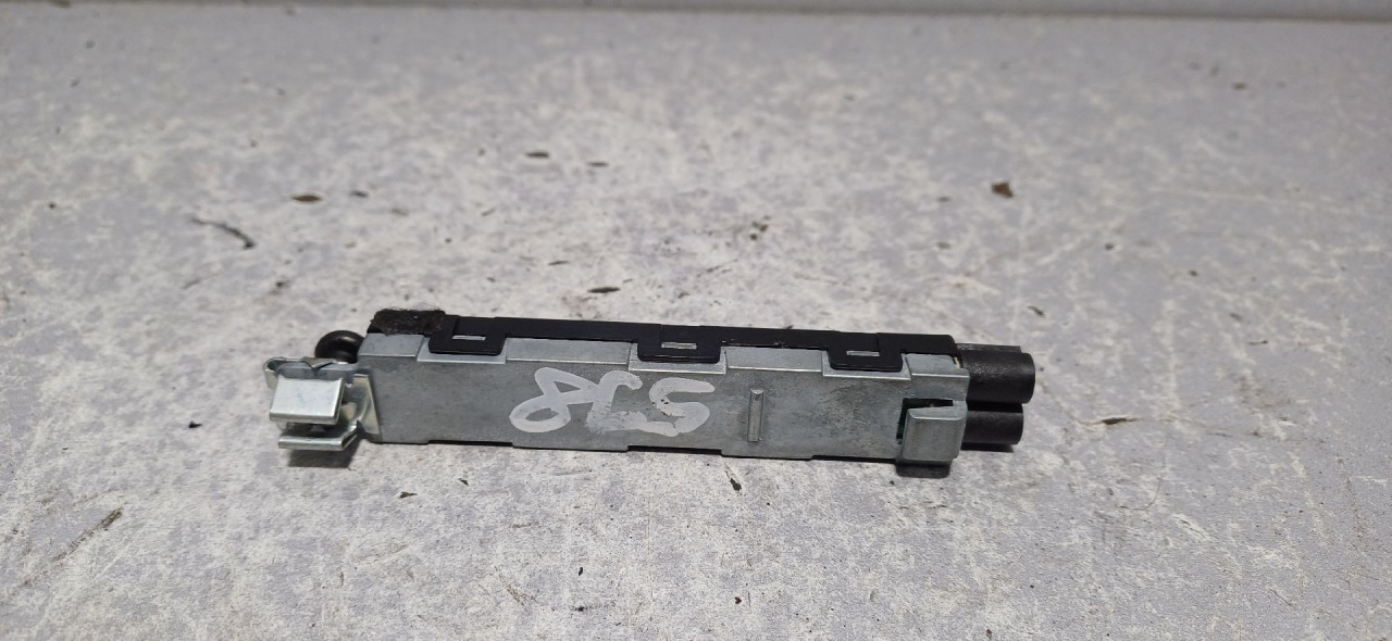 DIJELOVI ANTENA VW GOLF 6 > 08-12 5K0035552H